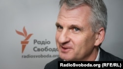 Тімоті Снайдер – американський історик. Професор Єльського університету. Фахівець з історії Східної Європи, зокрема, історії України, Польщі, а також Росії